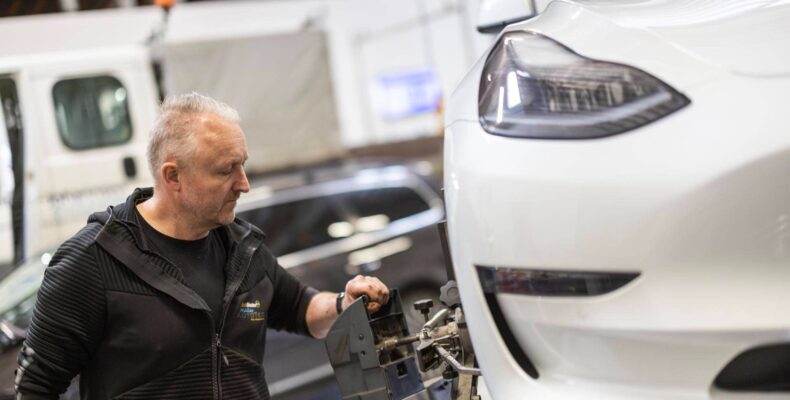 Tesla service i høj kvalitet